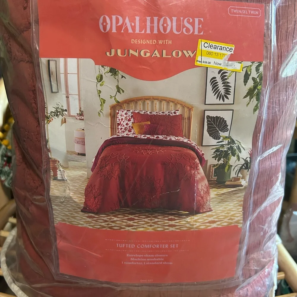 Opalhouse Jungalow Twin /Twin XL Comforter Set. Geo Sun